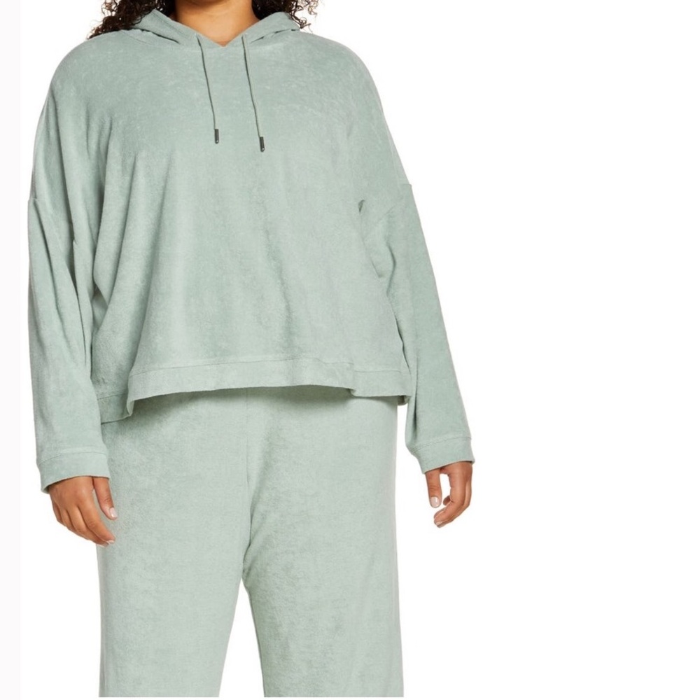 Wayf ‘98 Sage Terry Hoodie (1X) & Evangelista Jogger (2X) Set